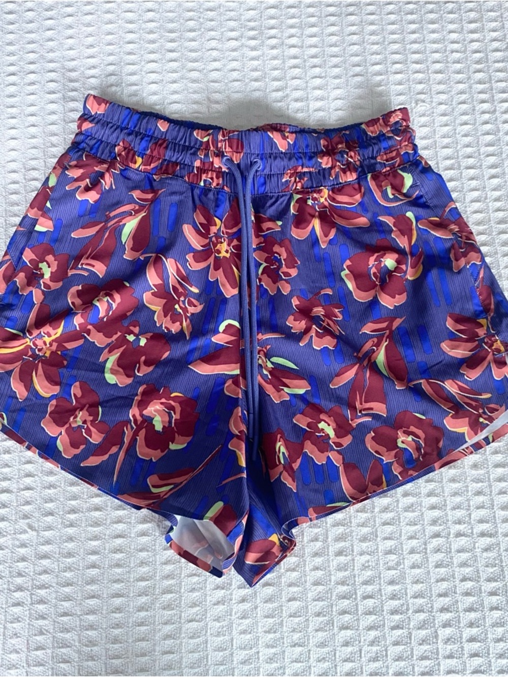 Athleta crossroads short purple floral size XXS